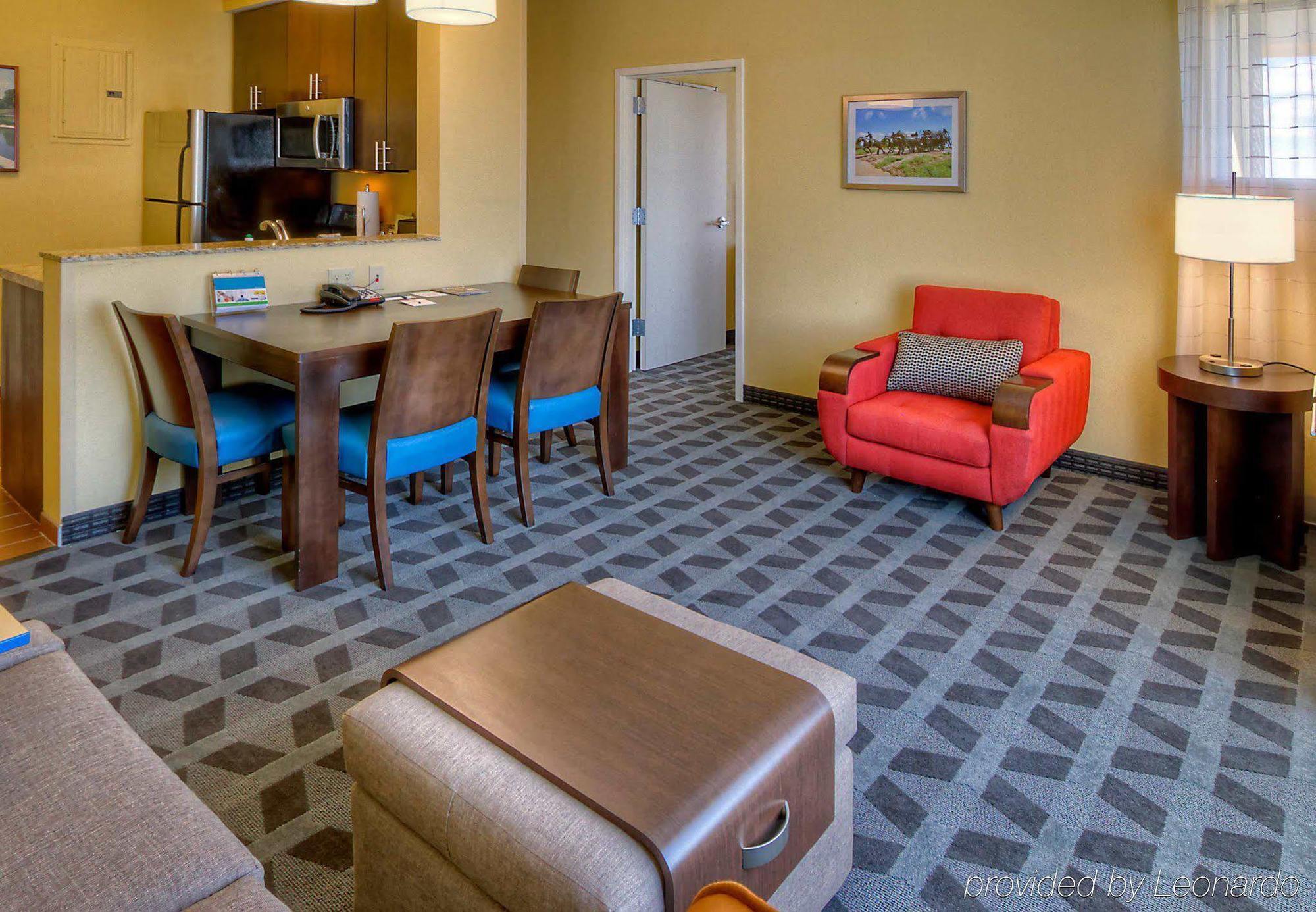 Towneplace Suites Oklahoma City Airport Exterior foto